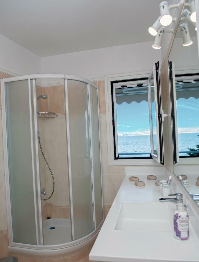 Kiveri Luxurious Seaside Apartment ภายนอก รูปภาพ