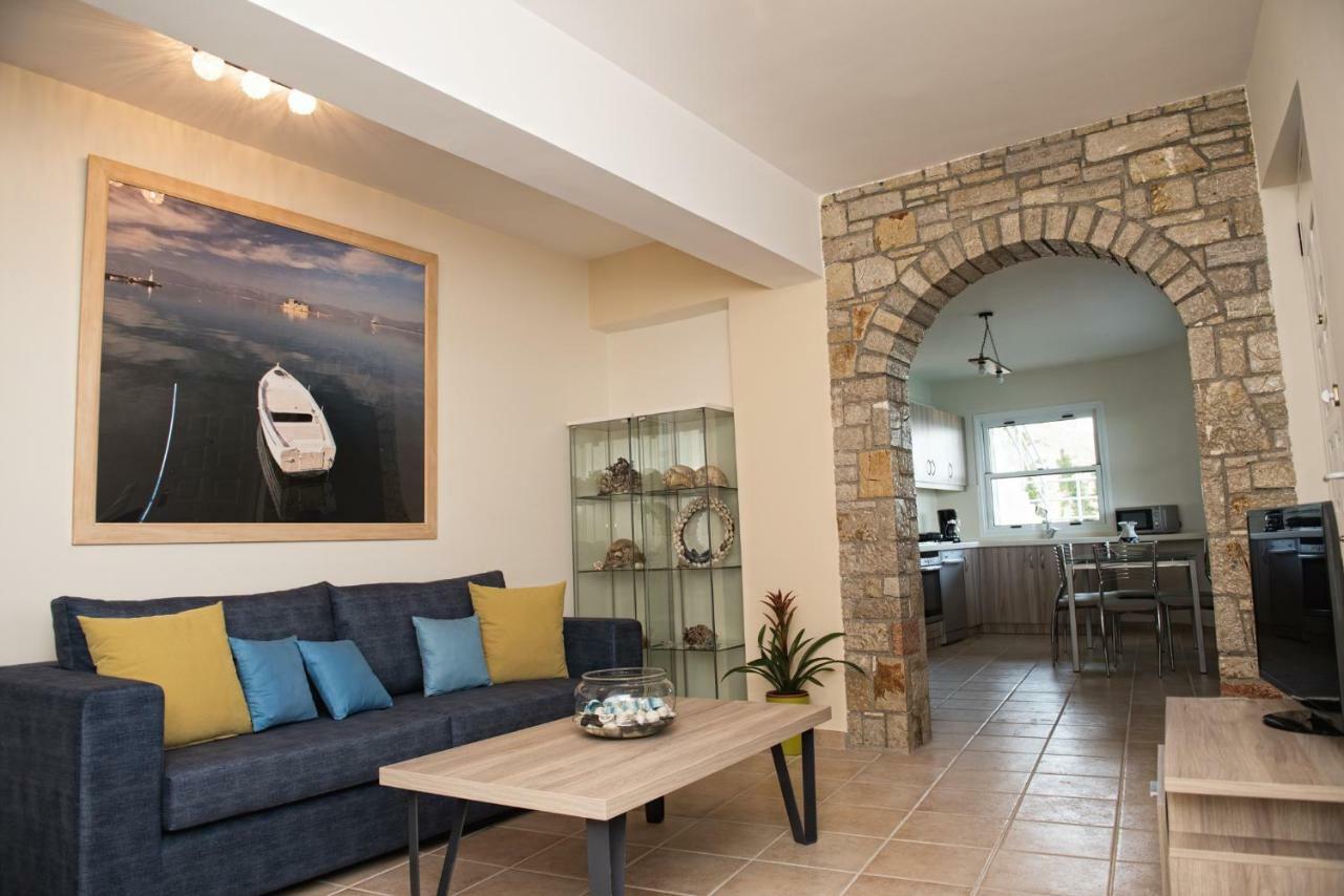 Kiveri Luxurious Seaside Apartment ภายนอก รูปภาพ